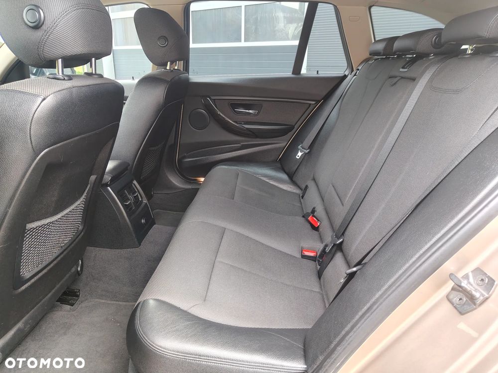 BMW Seria 3 318d Luxury Line - 13