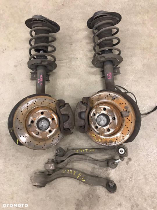 MERCEDES E W212 2.2 CDI ZWROTNICA MCPHERSON PRZÓD PRAWA