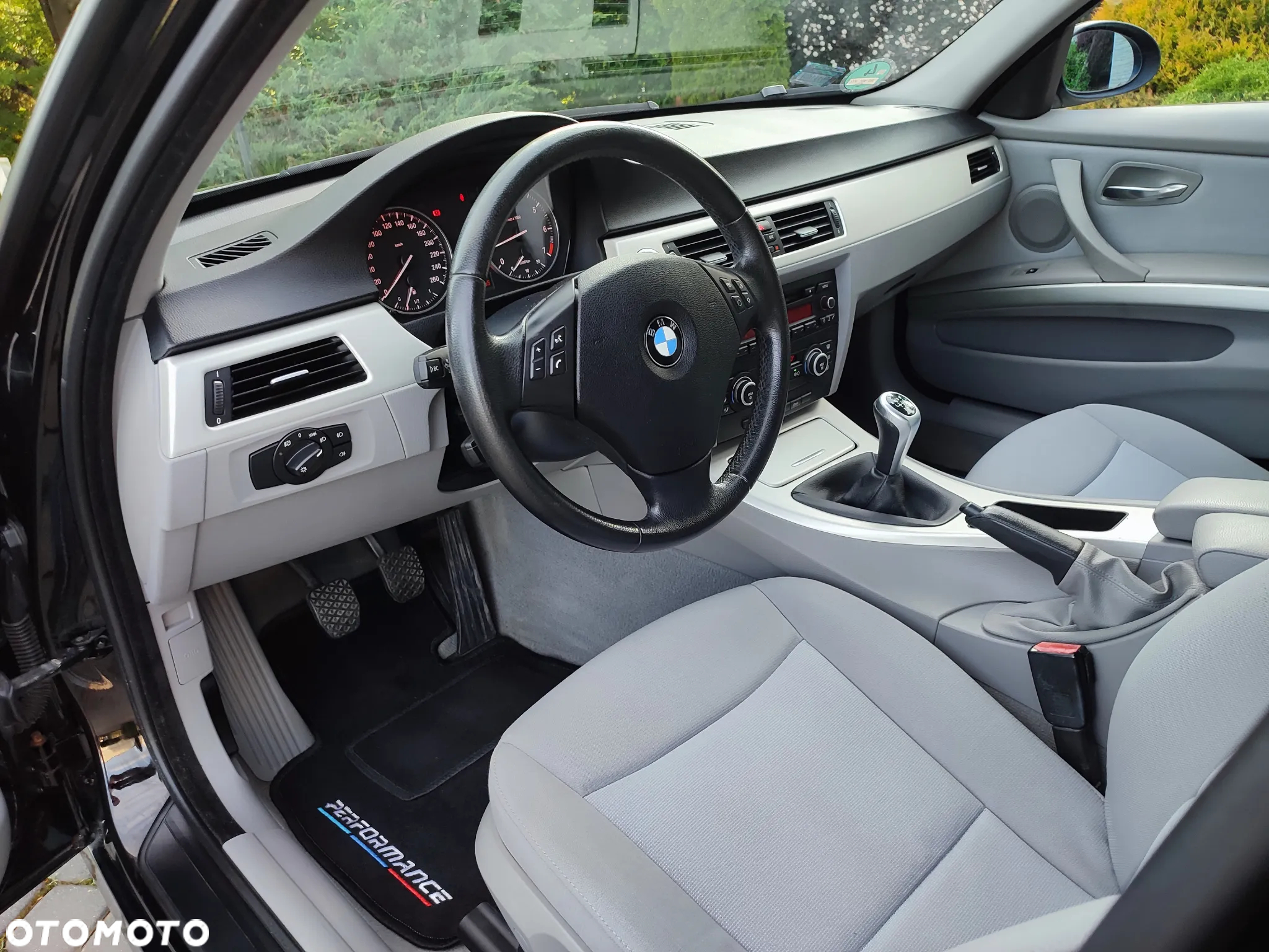 BMW Seria 3 318i - 5