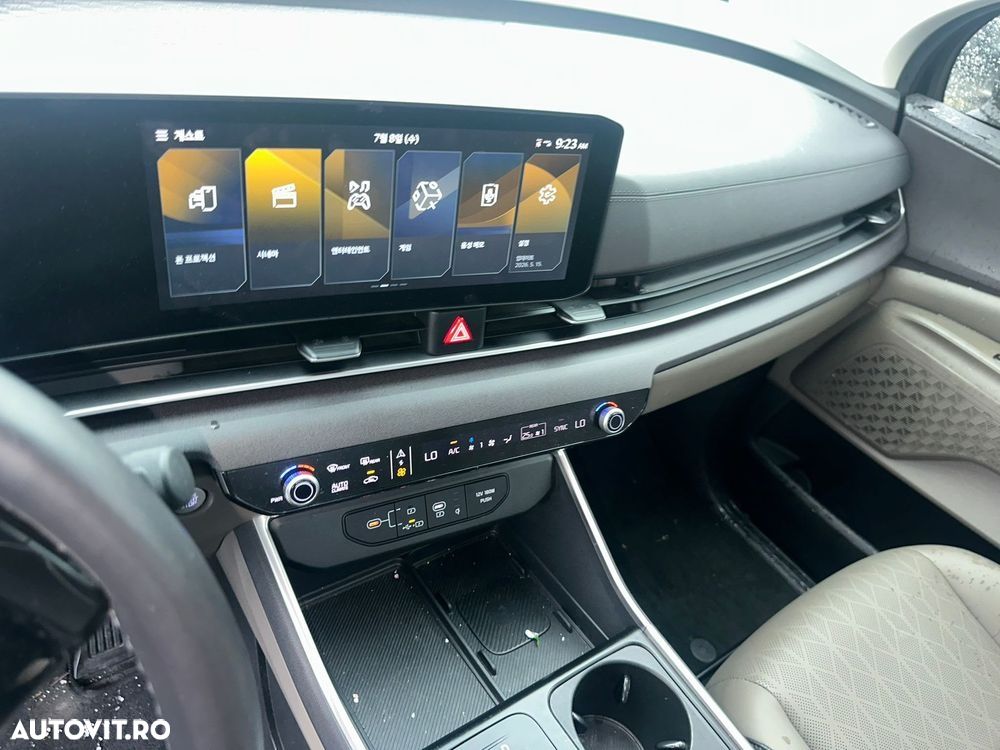 Kia Carnival - 10