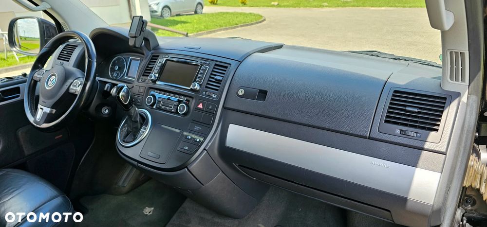 Volkswagen Multivan - 11