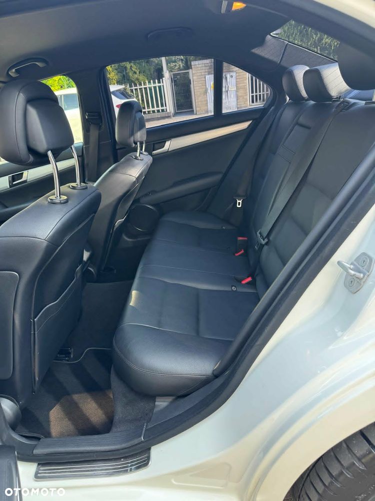 Mercedes-Benz Klasa C 350 BlueEff Avantgarde - 19
