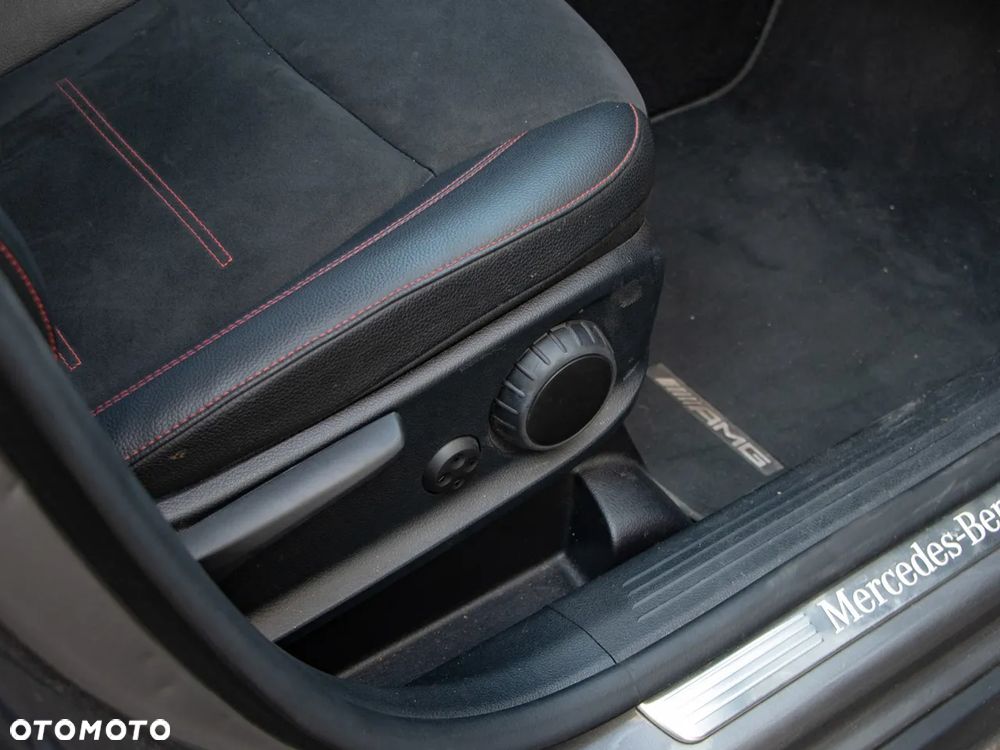 Mercedes-Benz GLB 220 d 4-Matic AMG Line 8G-DCT - 26