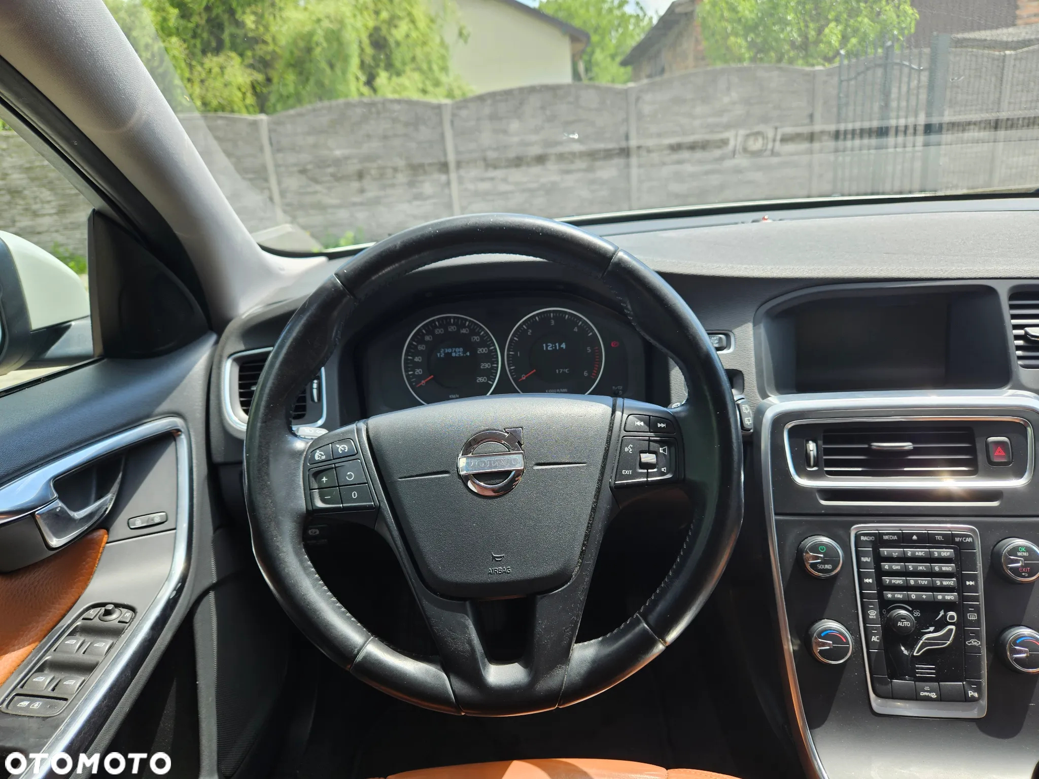 Volvo V60 D2 Momentum - 12