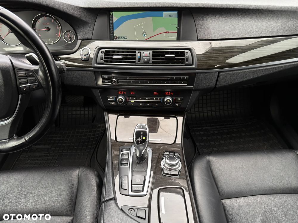 BMW Seria 5 525d xDrive Luxury Line - 22