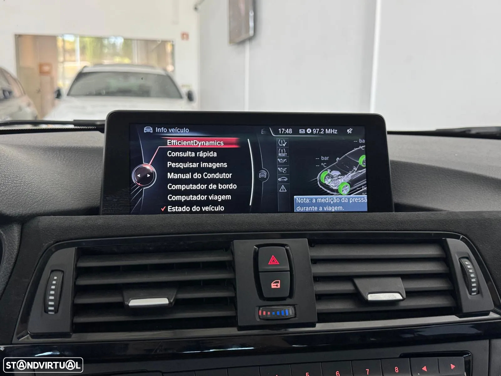 BMW 320 d Touring xDrive Auto - 30