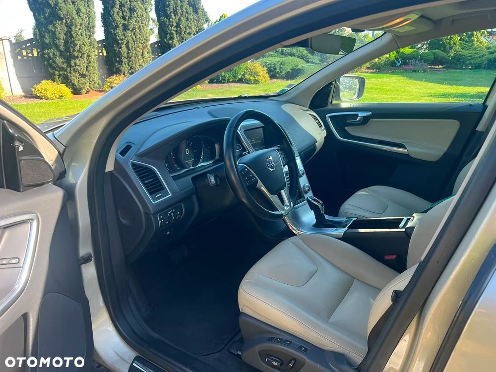 Volvo XC 60 D4 Geartronic Summum - 8