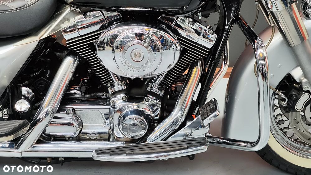 Harley-Davidson Touring Road King - 13