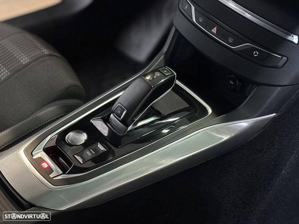Peugeot 308 SW 1.2 PureTech Allure EAT8 - 24