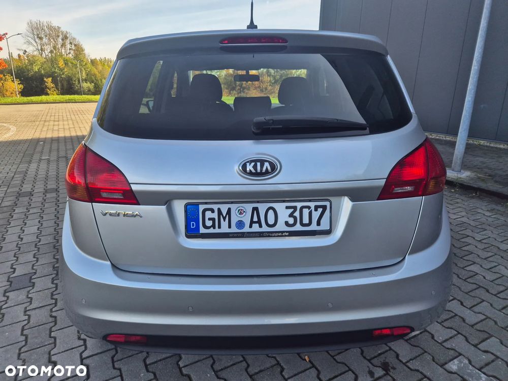 Kia Venga 1.4 L - 8