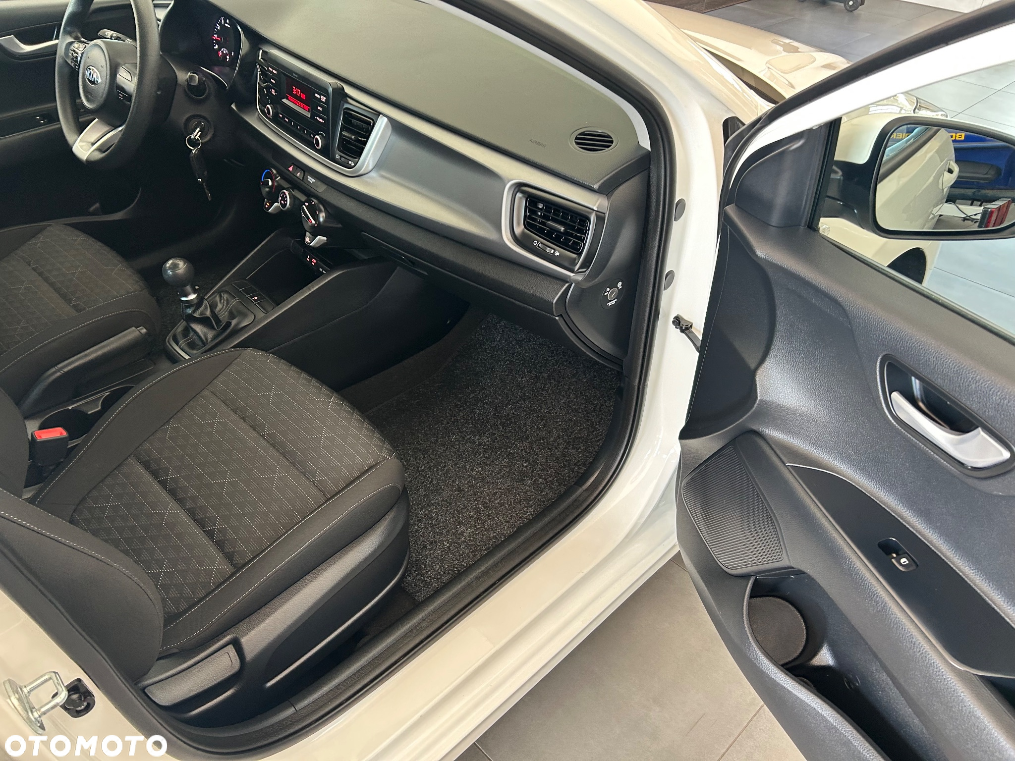Kia Rio 1.2 Business Line - 27