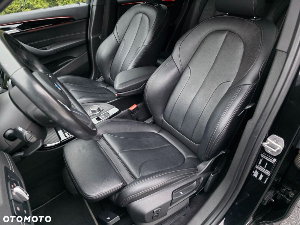 BMW X1 sDrive20i GPF xLine - 30