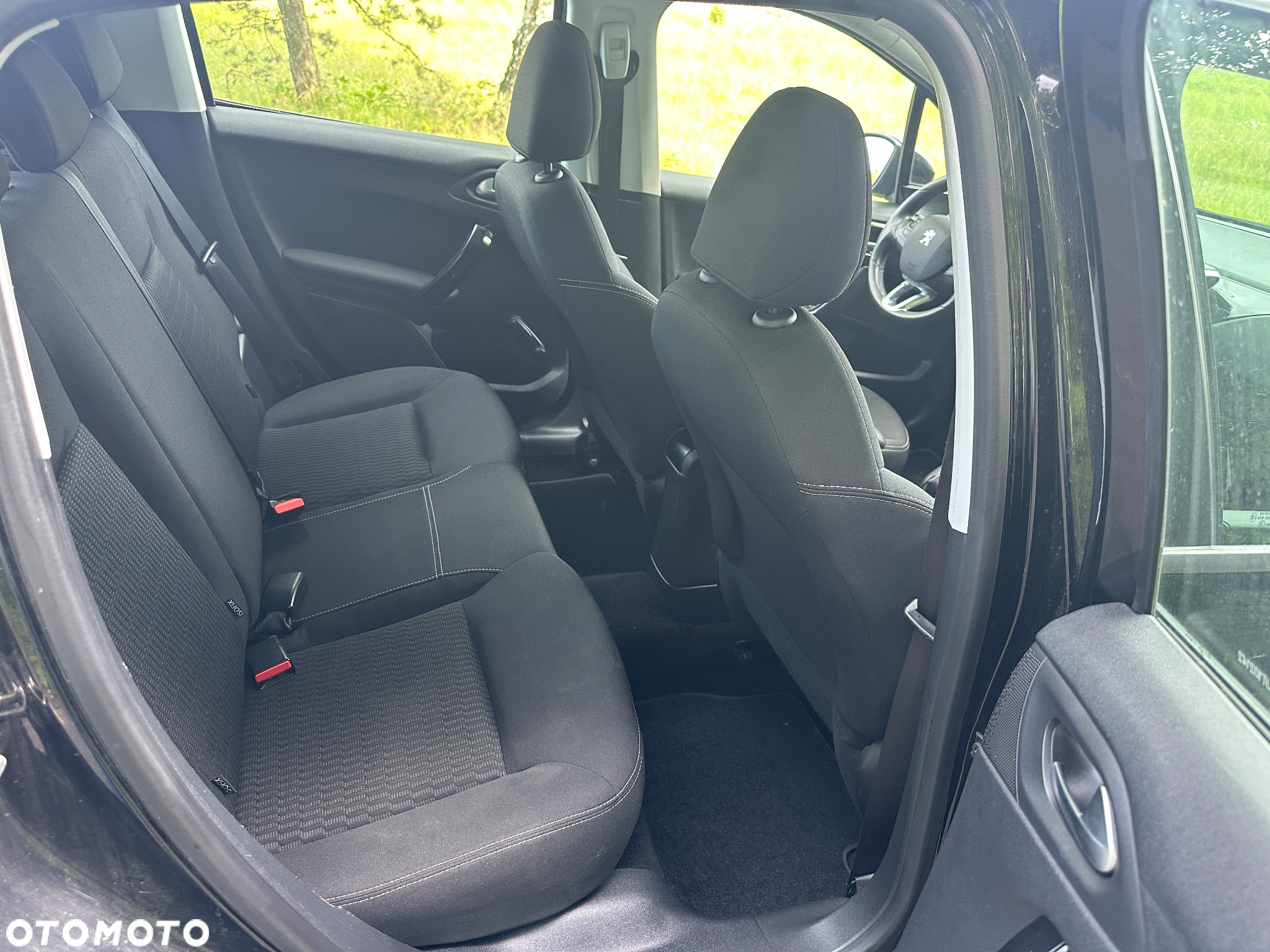 Peugeot 208 1.5 BlueHDi Allure S&S - 9