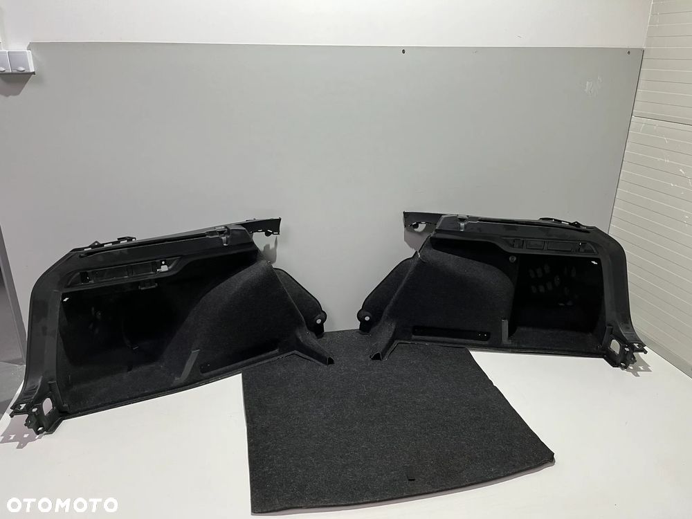 SKODA OCTAVIA IV KOMBI BOCZKI BAGAŻNIKA PRAWY/LEWY - 1