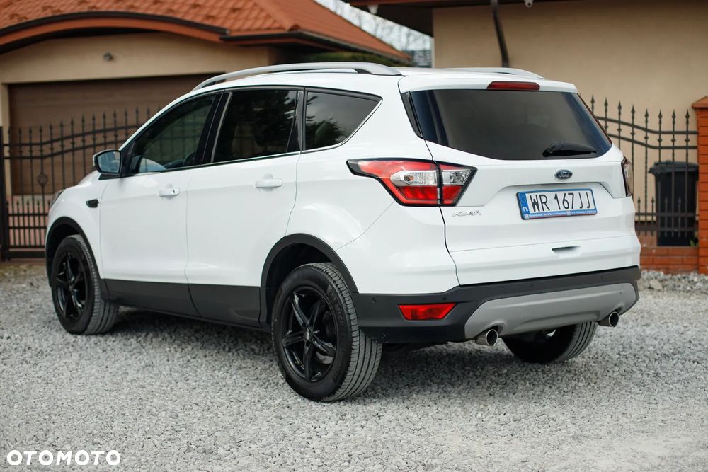 Ford Kuga 2.0 TDCi 2x4 Titanium - 4