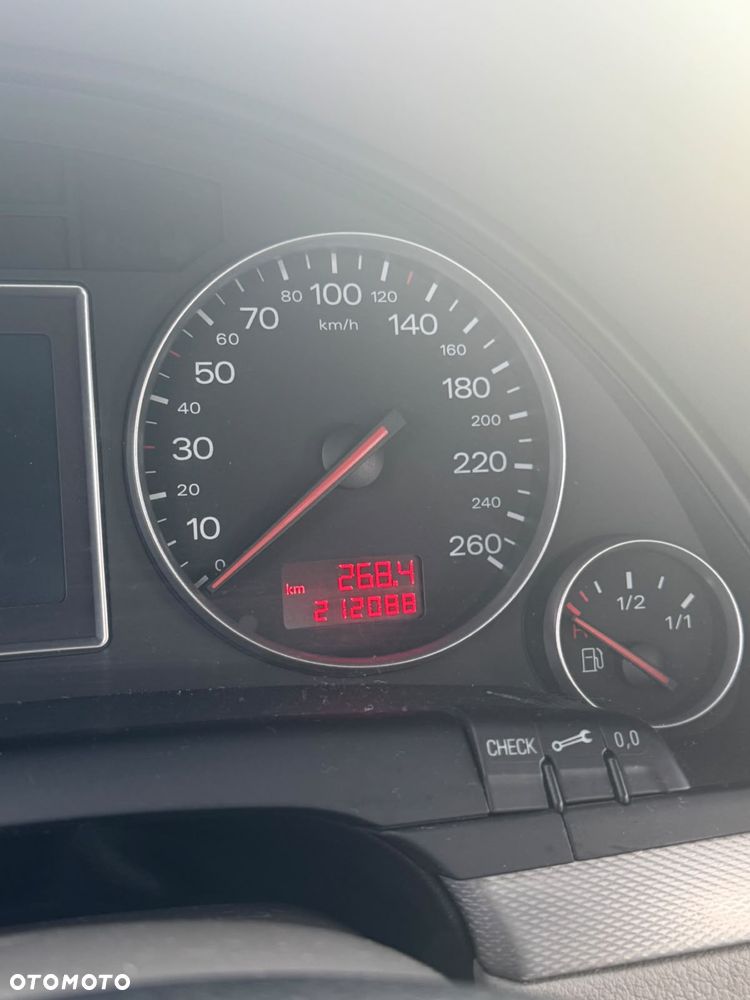 Audi A4 Limousine - 5