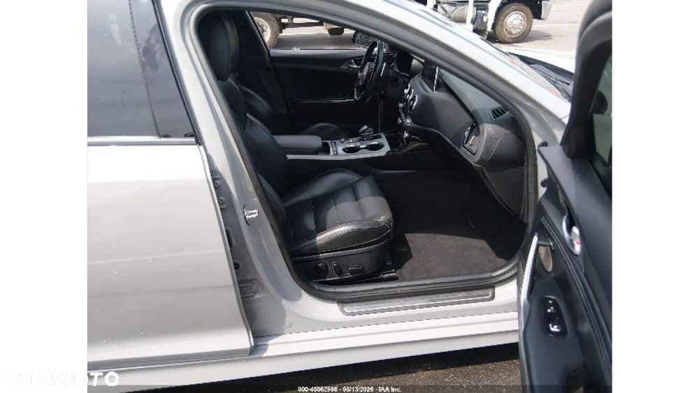 Kia Stinger 3.3 T-GDI V6 GT AWD - 9
