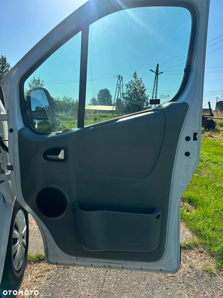 Opel Vivaro 2.5 diesel 145kM 2008 rok, automat, HAK, orginalny przebieg! BEZWYPADKOWY - 34