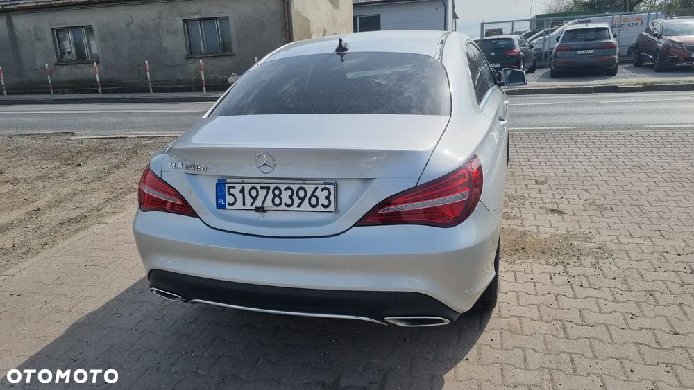 Mercedes-Benz CLA 200 d 7G-DCT UrbanStyle Edition - 10