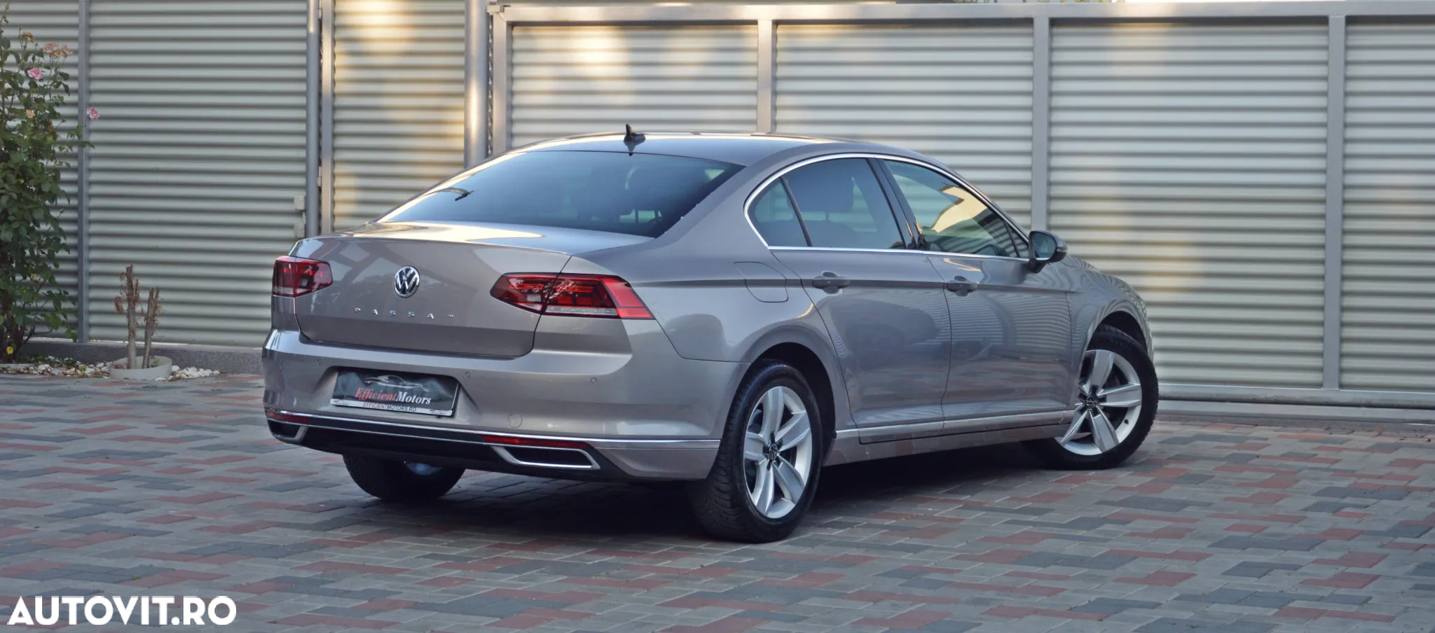 Volkswagen Passat 2.0 TDI DSG Highline - 14