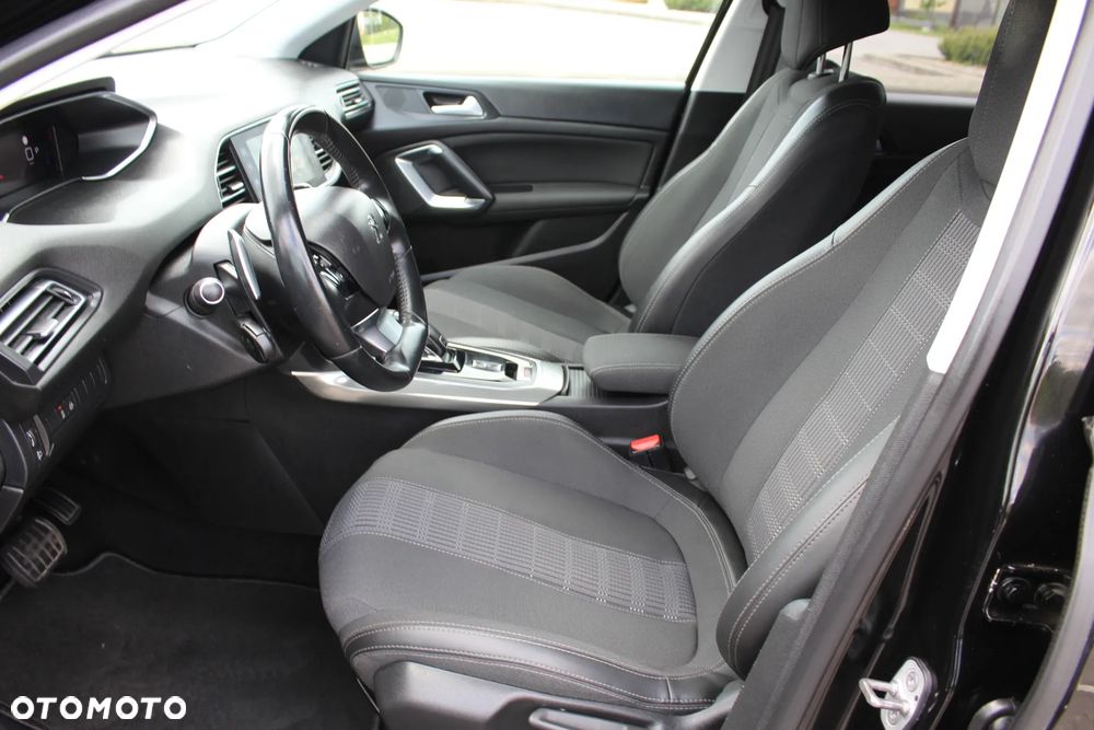 Peugeot 308 BlueHDi 130 EAT8 Stop & Start Allure Pack - 17