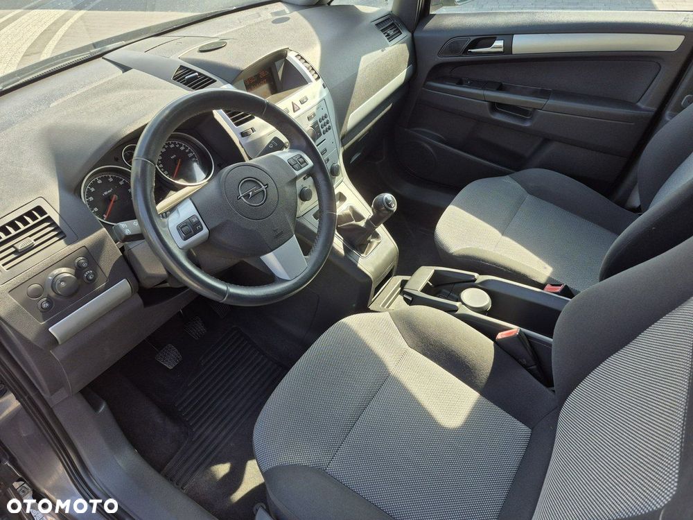 Opel Zafira - 13