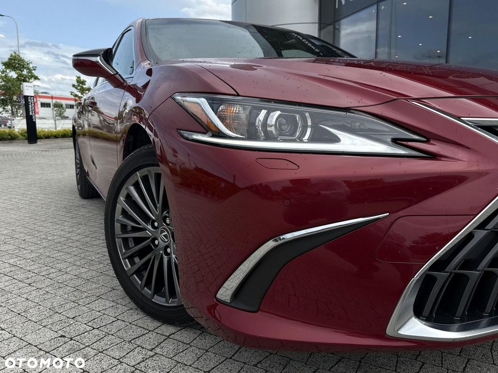 Lexus ES 300h Business Edition - 9