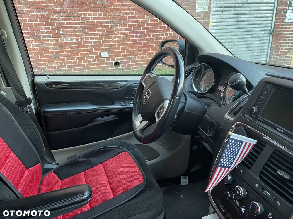 Dodge Grand Caravan - 9