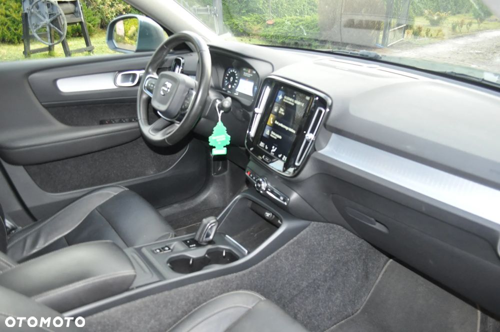 Volvo XC 40 D4 SCR AWD R-Design - 11