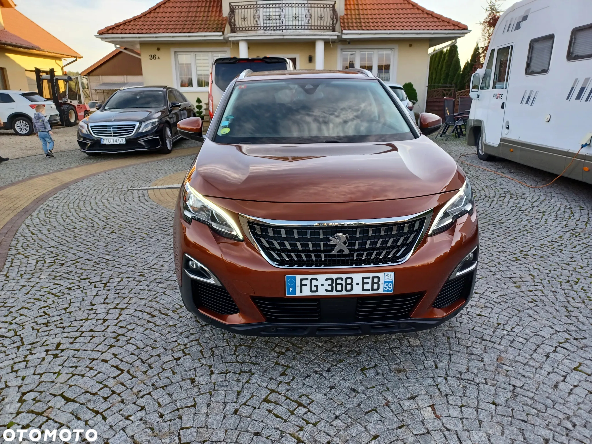 Peugeot 3008 1.5 BlueHDi Active S&S EAT8 - 6