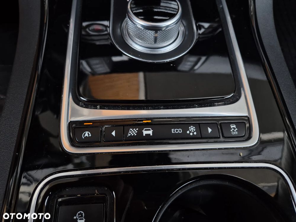 Jaguar XE 2.0 D Pure - 14