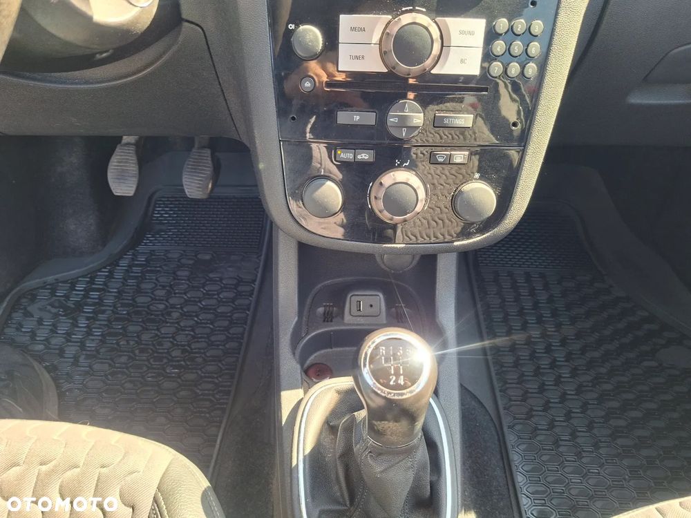 Opel Corsa 1.4 16V Enjoy - 11