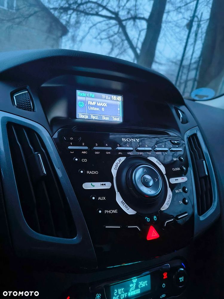 Ford Focus 1.6 EcoBoost Edition - 17