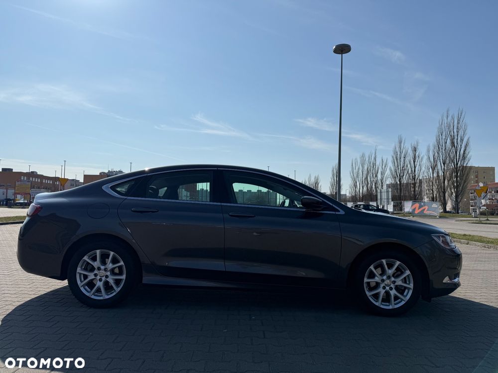 Chrysler 200 - 5