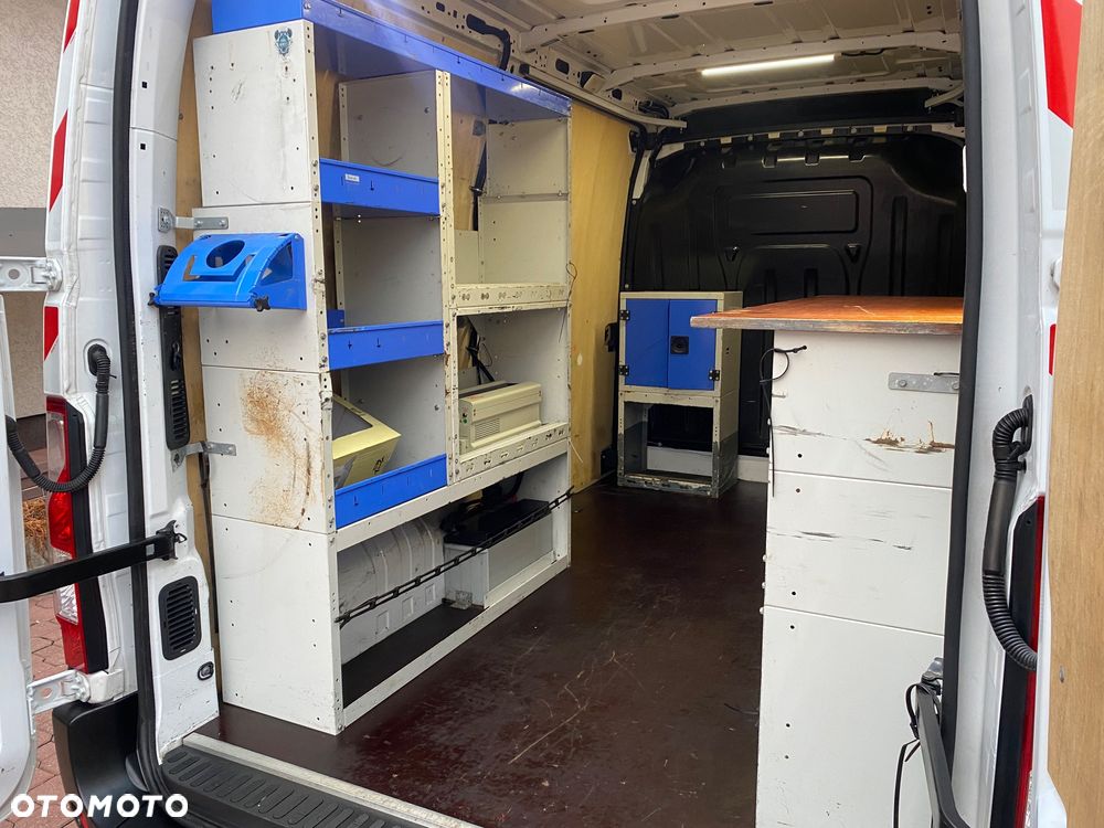 Renault Master L2 H2 warsztat mobilny zasilanie 230V - 37