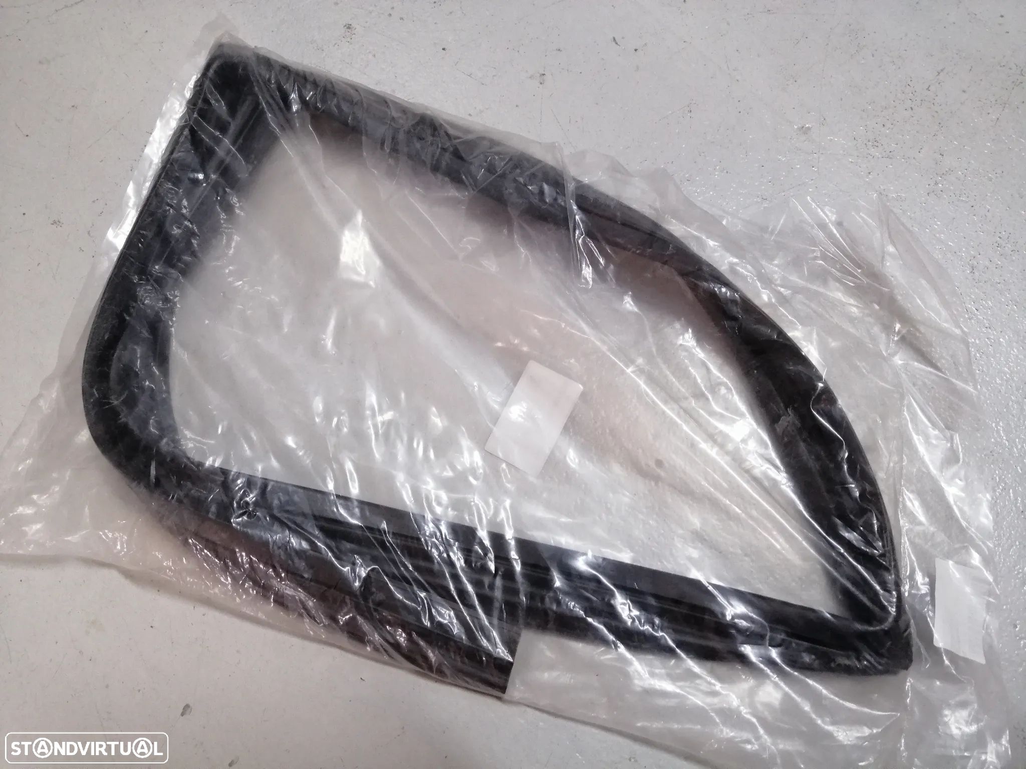 Borracha /Calha do vidro da porta de trás Opel Campo Bedford Brava - 1