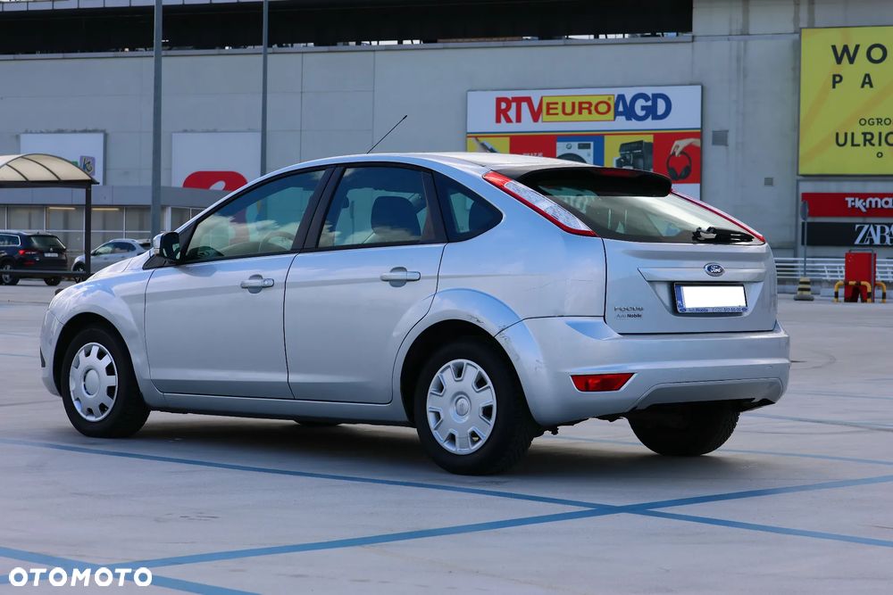 Ford Focus 1.6 Trend - 4