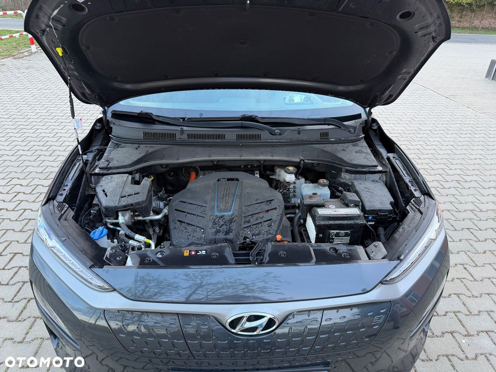 Hyundai Kona Premium - 24