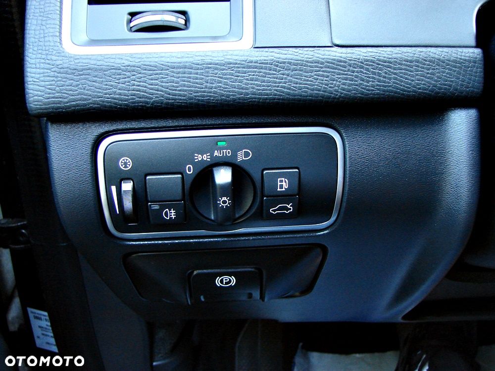 Volvo XC 60 D4 Geartronic Momentum Pro - 31