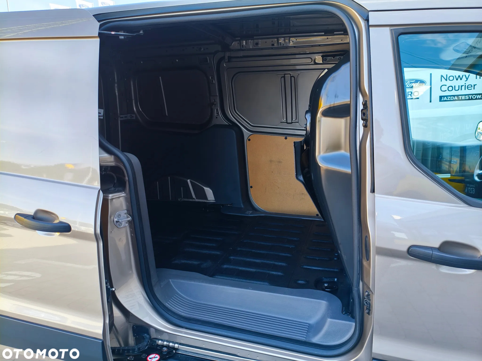 Ford Transit Connect L2 - 28