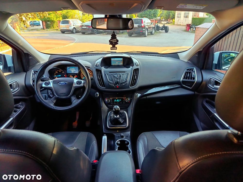 Ford Kuga 2.0 TDCi 2x4 Titanium - 17