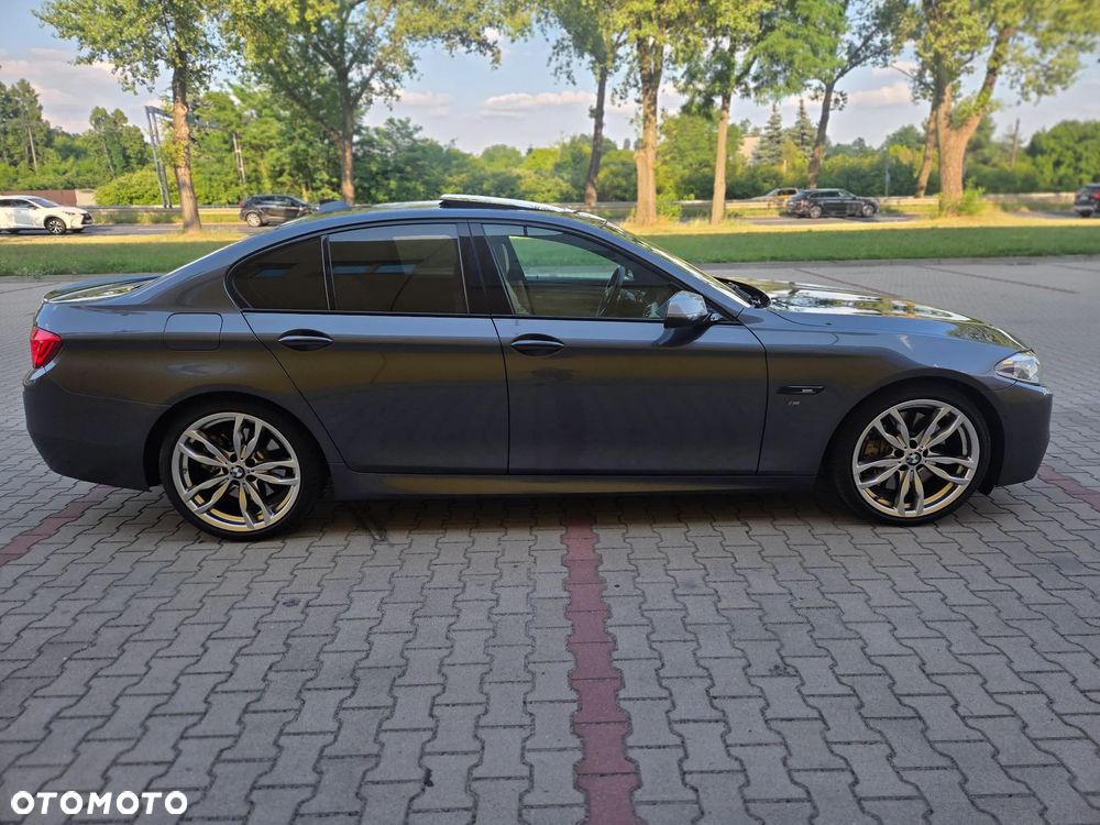 BMW Seria 5 M550d xDrive - 13