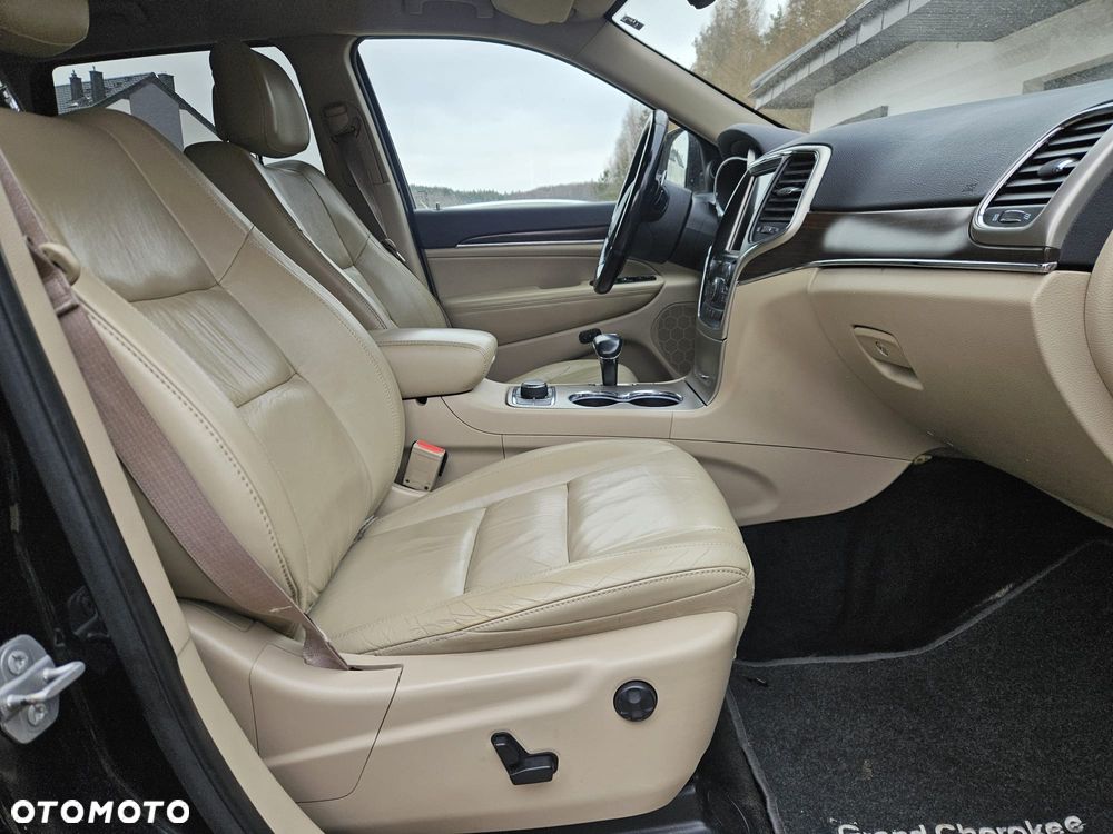 Jeep Grand Cherokee - 13