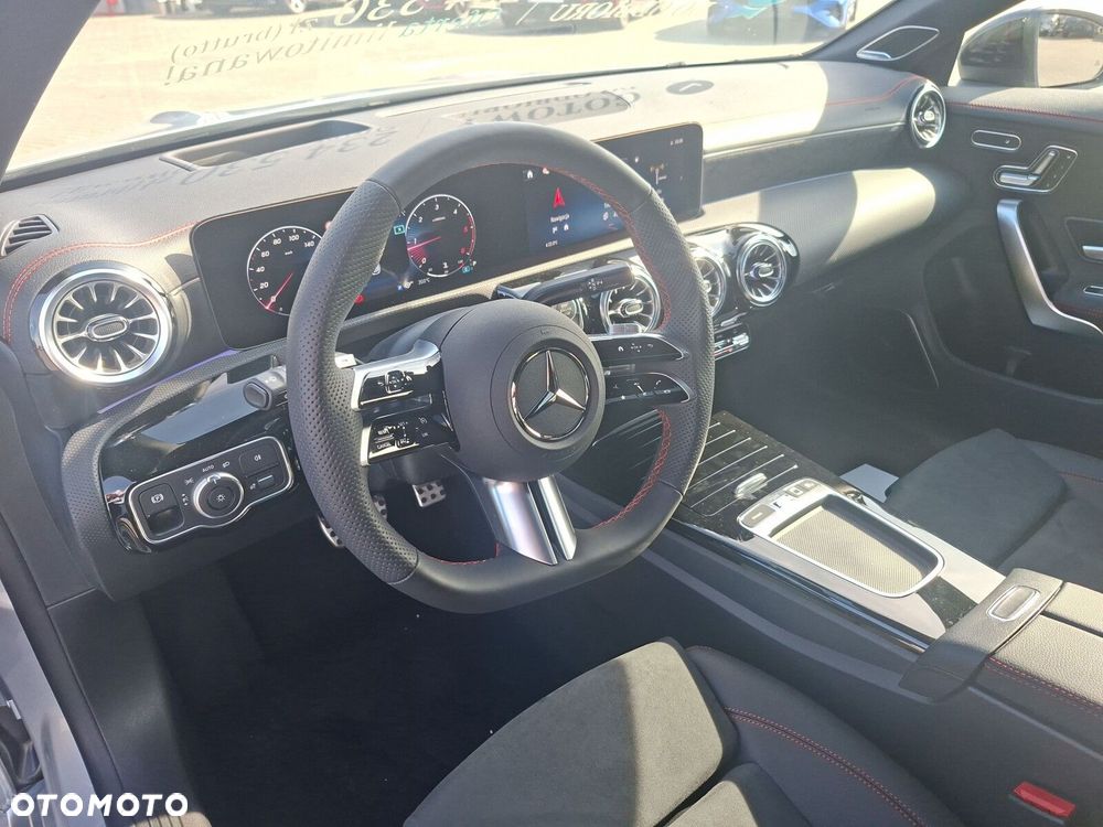 Mercedes-Benz CLA - 11