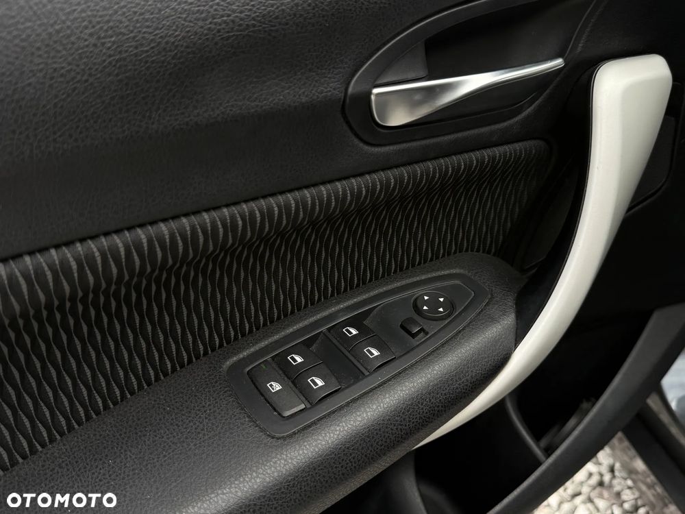 BMW Seria 1 120d Sport Line - 23