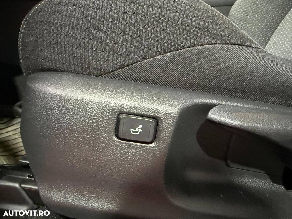 Toyota C-HR 1.8 HSD 4x2 CVT C-lassy LED - 8