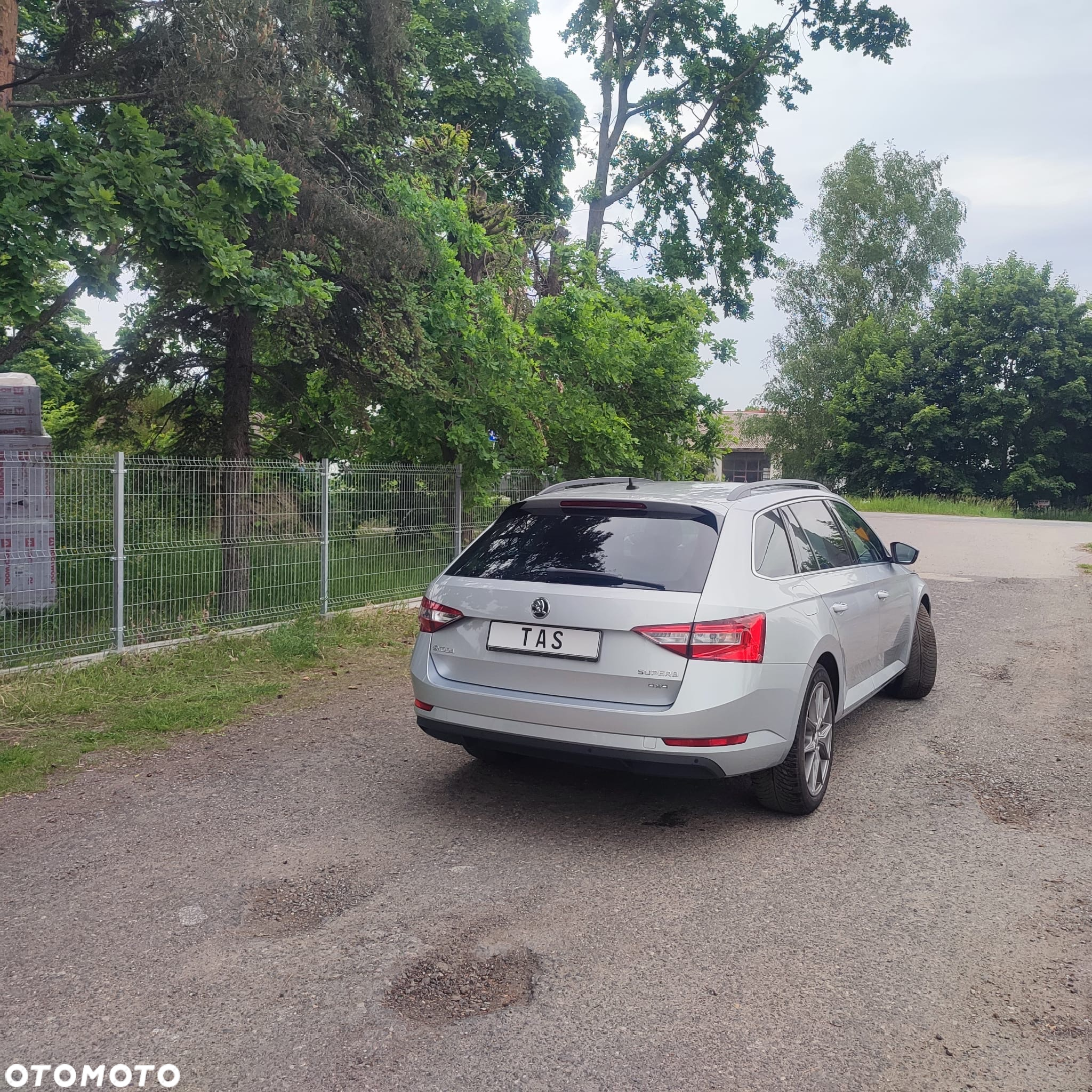 Skoda Superb 2.0 TDI 4x4 Active DSG - 4