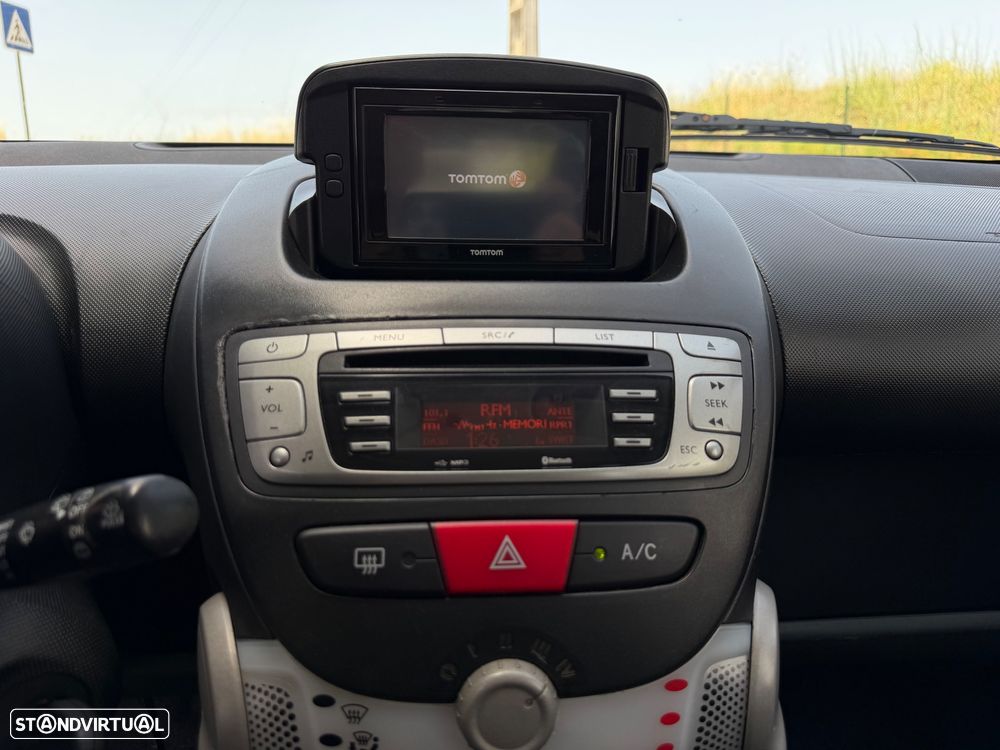 Toyota Aygo 1.0 Red Edition - 19