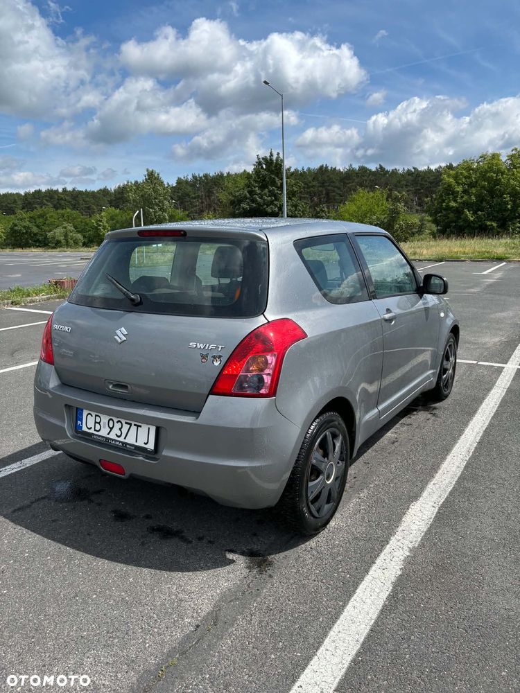 Suzuki Swift 1.3 GC - 4