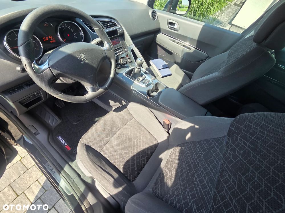 Peugeot 3008 1.6 HDi Active - 12